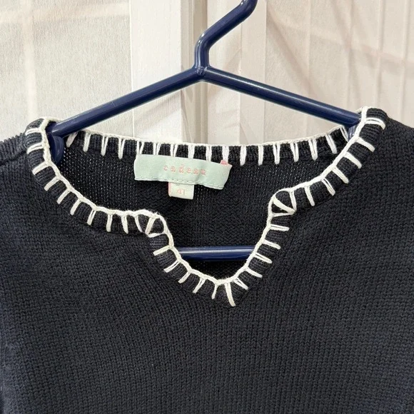Cadeau Black Sweaterwith White Trim Size 4T - Picture 2 of 4